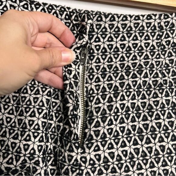 J Crew Womens Size 0 Black White Eyelet Lace Shorts Classic Preppy Coastal - Picture 4 of 12